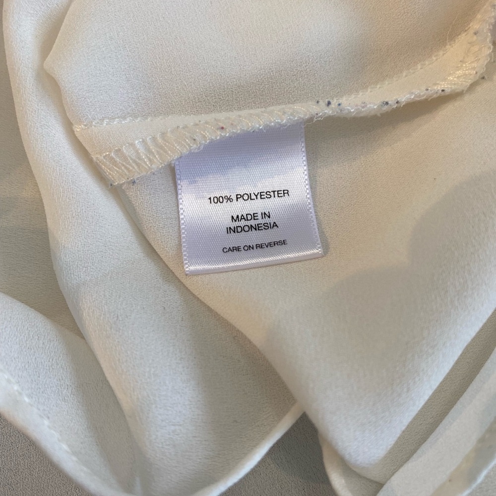 New York & Company Women White Wrap-Top Blouse, Size M - Item 0012 - Picture 4 of 5